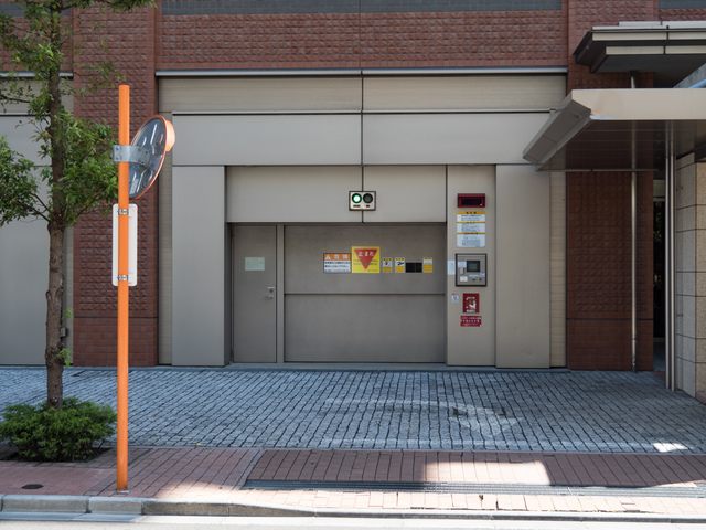 EV対応ハイルーフ駐車場 & バレーパーキング